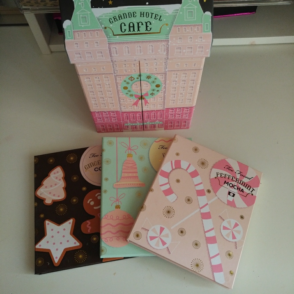 Too Faced Grand Hotel Cafe Palette Set